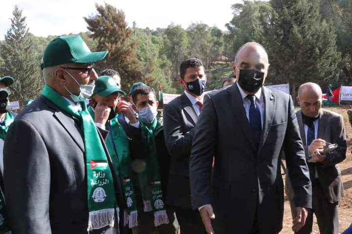 مندوبا عن جلالة الملك  الخصاونة يرعى الاحتفال الرئيسي بيوم الشجرة... صور 