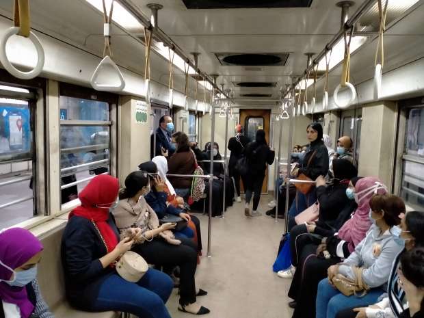 مصر .. ممنوع «العطس» في المترو