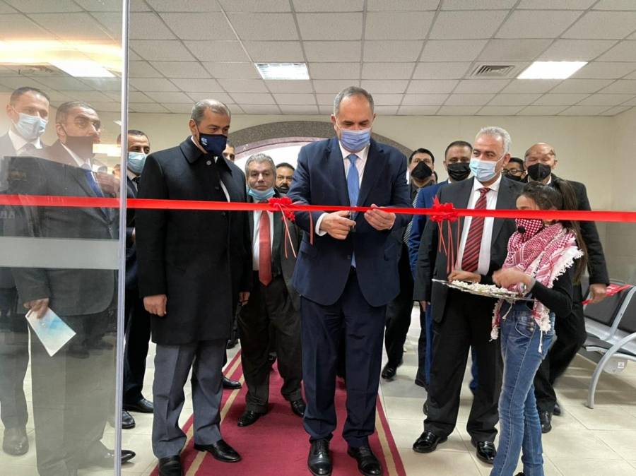 وزير العدل يفتتح مركزاً جديداً للخدمات الحكومية الشاملة