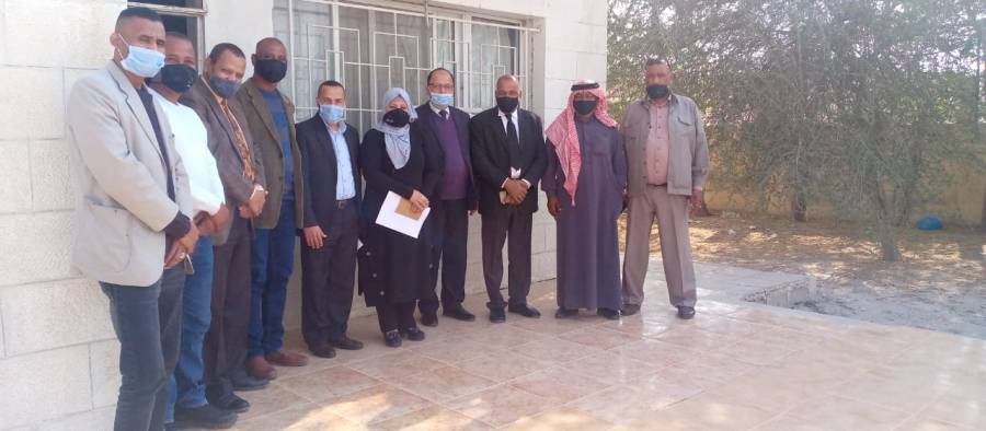 مدير قضاء المزرعة يكرم الجمعيات الخيرية تقديرا لجهودها في جائحة كورونا.
