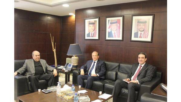 وزير النقل يلتقي القائم بالأعمال السوري في المملكة