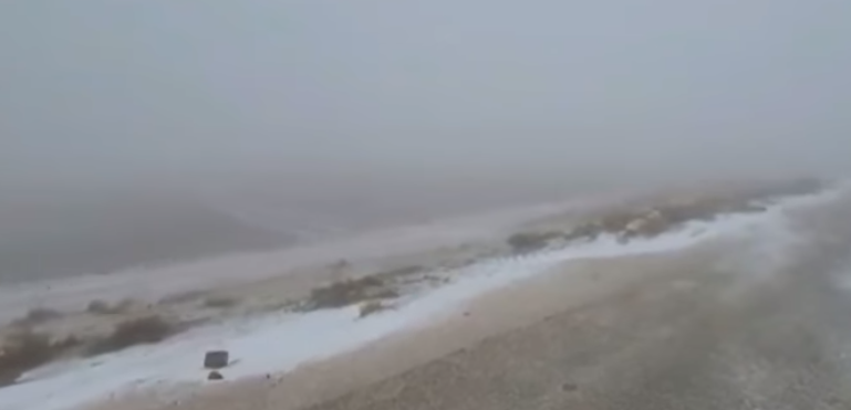 تساقط كثيف للثلوج على مرتفعات الكرك والطفيلة (صور)