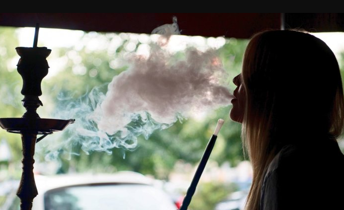 عاجل : خبر حكومي هام حول السماح بعودة تقديم الأراجيل في المقاهي