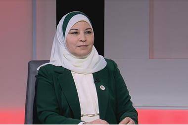 530 شاشة تلفزيونية لـ 73 مدرسة للمزج بين التعليمين التقليدي والإلكتروني