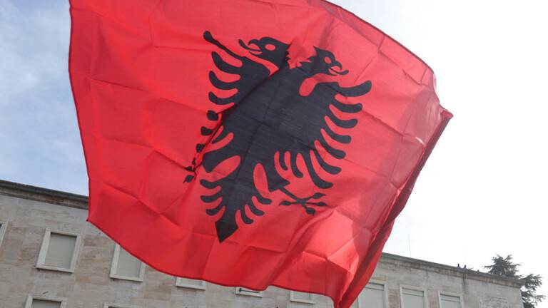 ألبانيا تطرد دبلوماسيا روسيا