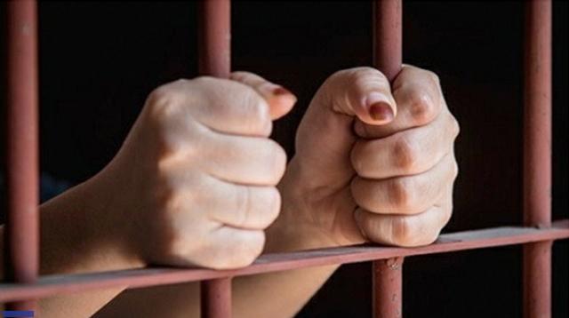 الحبس 6 أشهر لفتاة انتحلت شخصية والدتها للاقتراع في الانتخابات النيابية