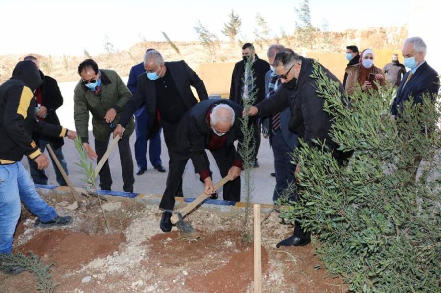 برعاية وزير الزراعة جامعة عمان العربية تحتفل بيوم الشجرة