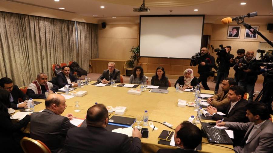 بدء مفاوضات بين وفدي الحكومة اليمنية والحوثيين في الأردن