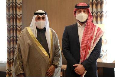 ولي العهد يستقبل السفير الكويتي