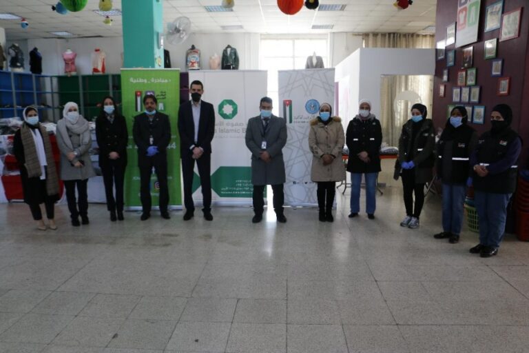 بنك صفوة الإسلامي يوزع كسوة الشتاء على مجموعة من أطفال برنامج صندوق المعونة الوطنية