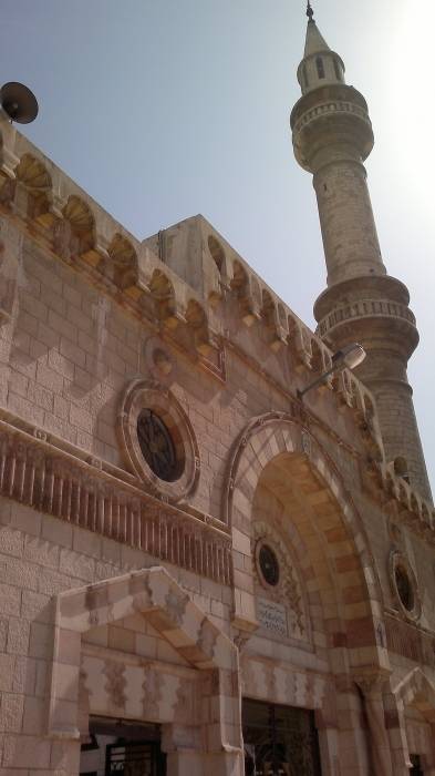 3 آلاف قطعة خشبية في منبر الحسيني