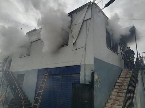 إخماد حريق مستودع أحذية بعمّان