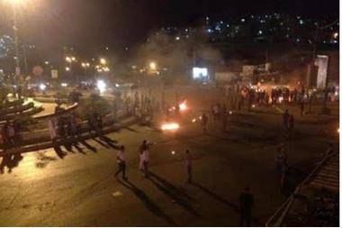 الامن يتعامل مع أعمال شغب على اوتوستراد عمان الزرقاء