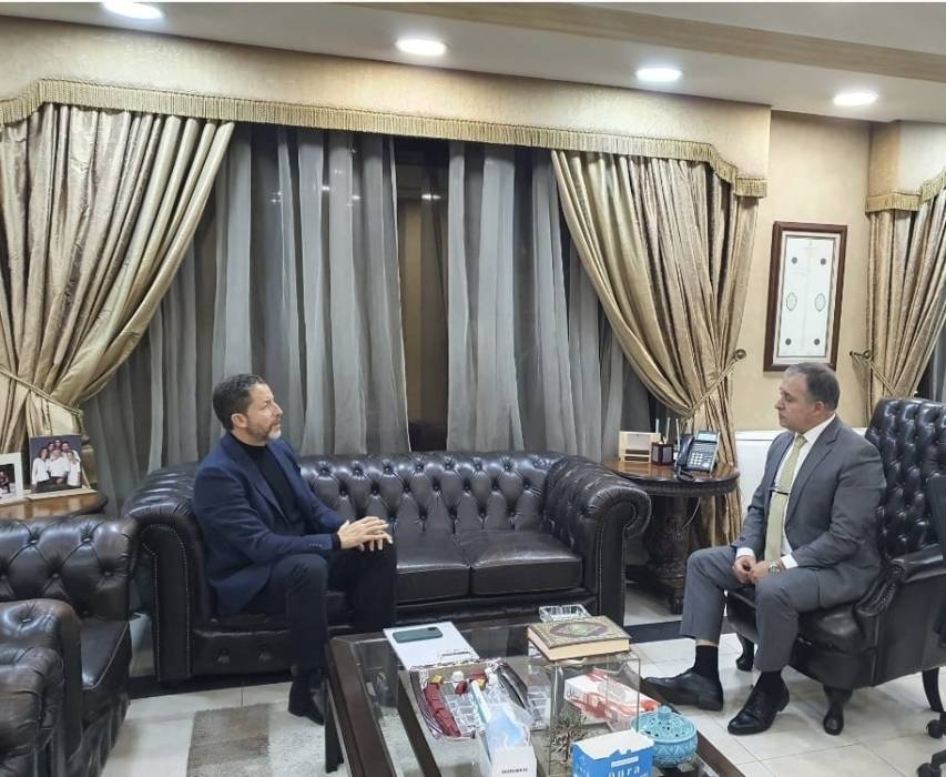 القطامين يطلع على ملف مشروع التوسعة الرابع للمصفاة