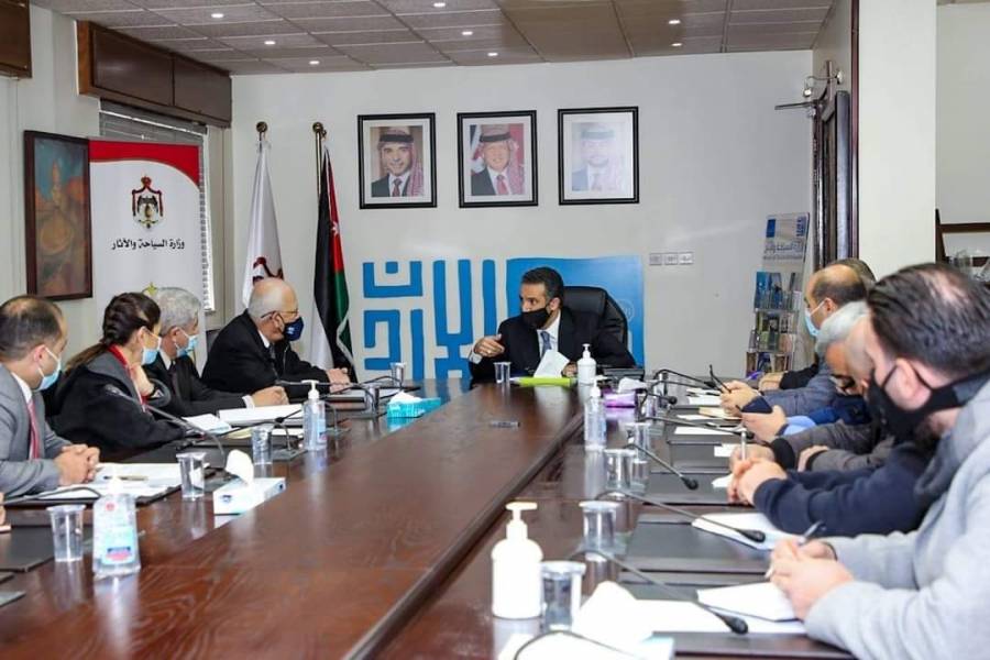 وزير السياحة يبحث مع نقابة المهندسين سبل التعاون لترميم المباني التراثية