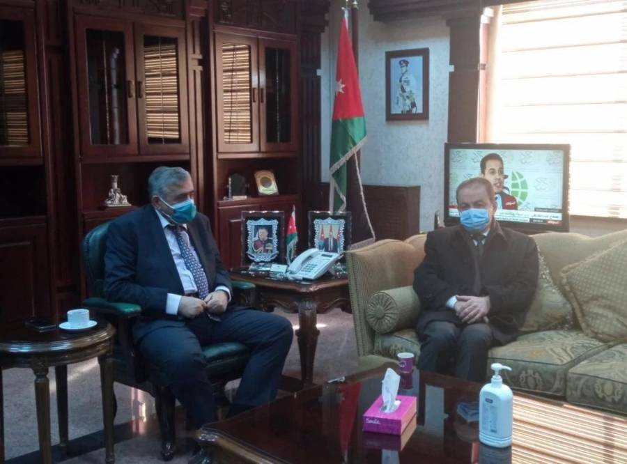 القدومي: توافق على صرف “بدل اقتناء” لأطباء الأسنان