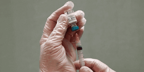 10 أشخاص أبلغوا عن أعراض جانبية من لقاح كورونا