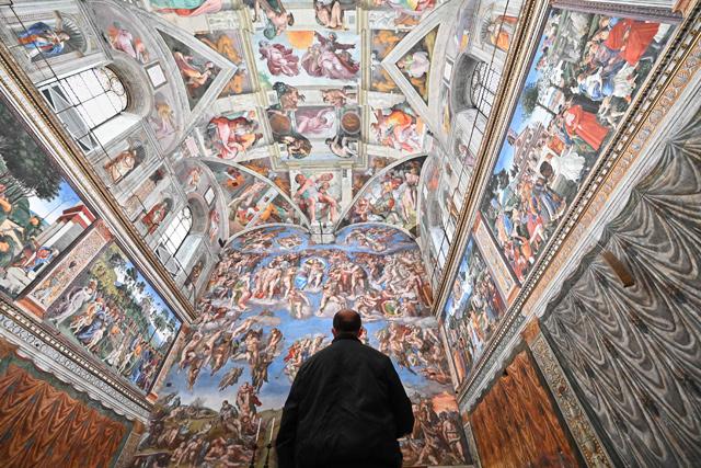 Sistine Chapel free of crowds as Vatican Museums reopen