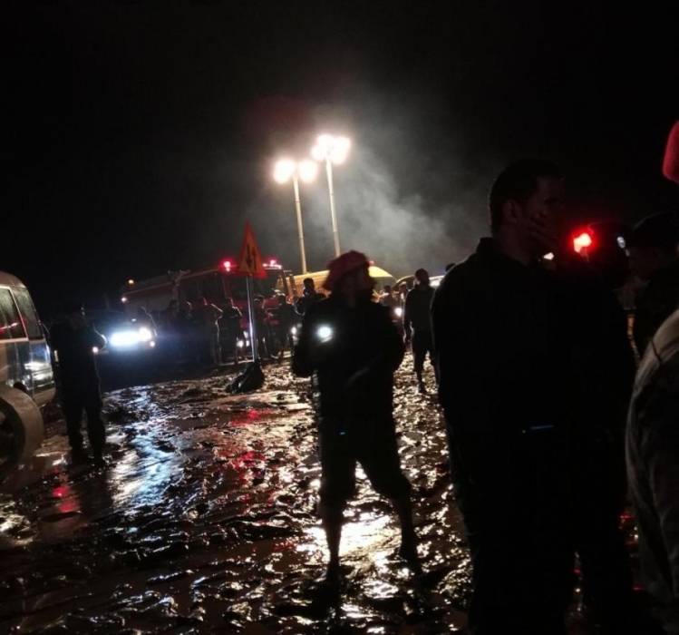 الدوريات الخارجية تؤمن عائلتين في منطقة باير  الجفر