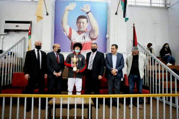 عمان الأهلية تحرز المركز الأول ببطولة الجامعة الأردنية للمبارزة في سلاح السابر