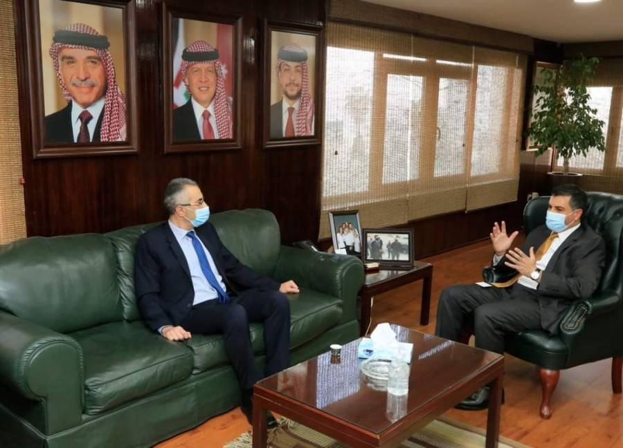 وزير المياه والري يستقبل السفير القبرصي لدى المملكة