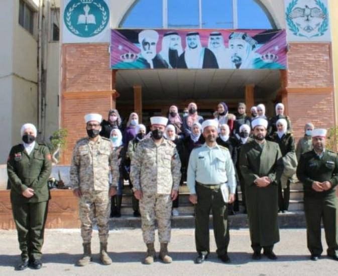 تخريج دورتي مكافحة التطرف الفكري التأسيسية والتأهيل الأسري الخاصة بالمجندات