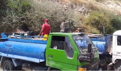 عاجل : الغور الشمالي: صهاريج تبيع مياه البرك الزراعية والينابيع للمنازل