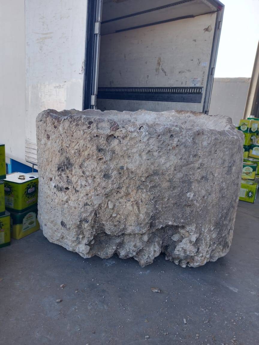 الجمارك الأردنية تحبط تهريب قطع اثريه.. صور