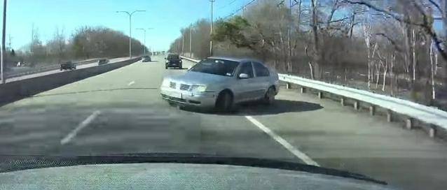 ادارة السير : التعميم على 21 مركبة و 23 دراجة نارية بمخالفات القيادة بصورة استعراضية ومتهورة