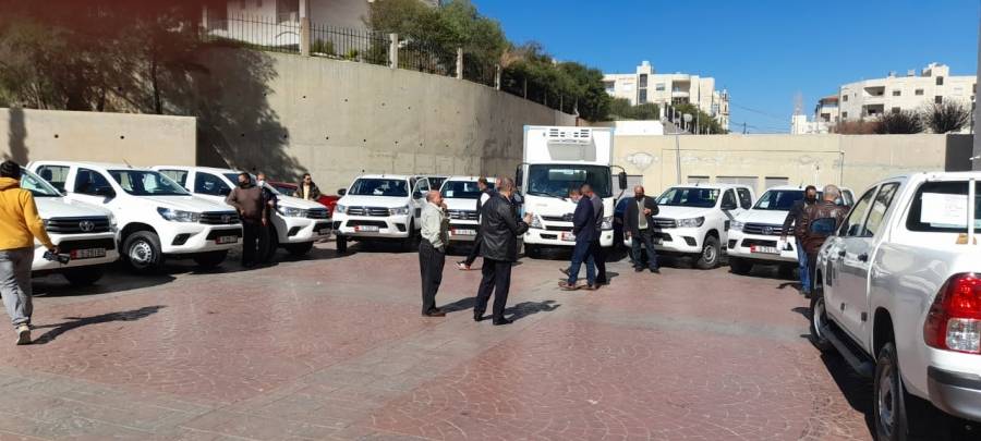 الصحة تتسلم مركبتين مبردتين و15 أخرى لنقل المطاعيم