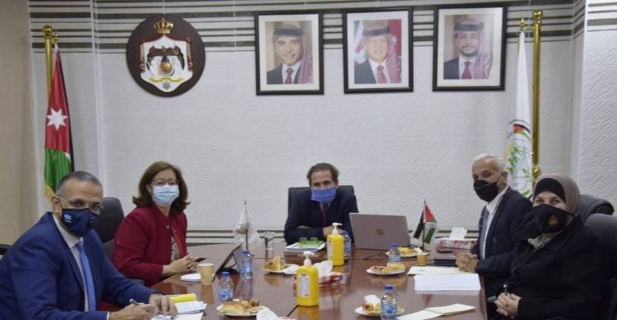 اجتماع لمناقشة اليات تفعيل الرقابة وتقديم الخدمات الفضلى في المراكز الايوائية لذوي الإعاقة.