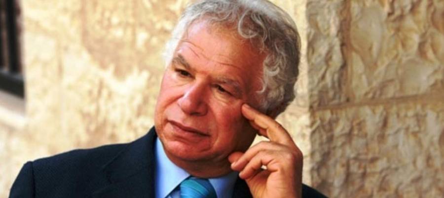 وفاة الشاعر والروائي الفلسطيني مريد البرغوثي