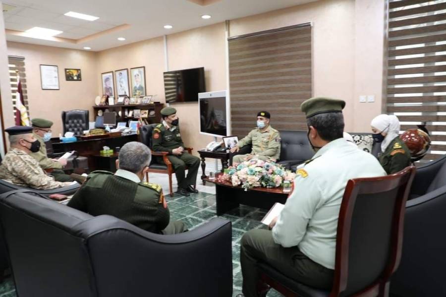 عميش  يستقبل الملحق العسكري الباكستاني....