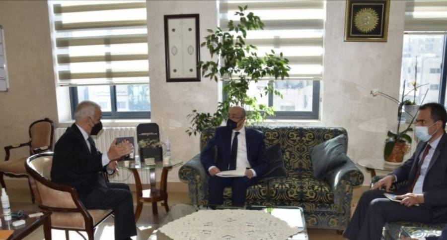 وزير التنمية الاجتماعية يستقبل السفير التونسي في عمان