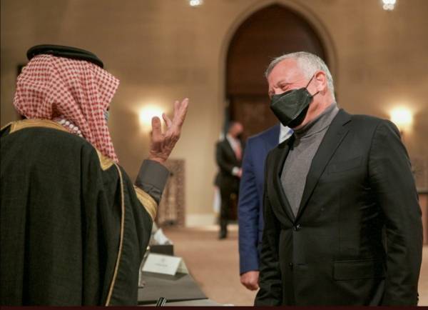 الملك يلتقي شخصيات من المحافظات