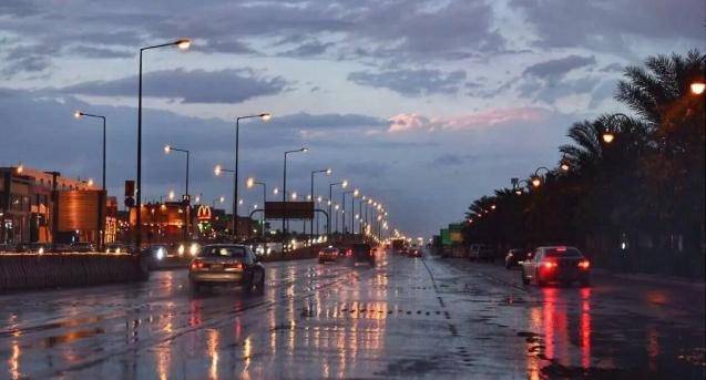 مناطق شمالية ووسطى تشهد هطلا مطريا متفاوت الشدة