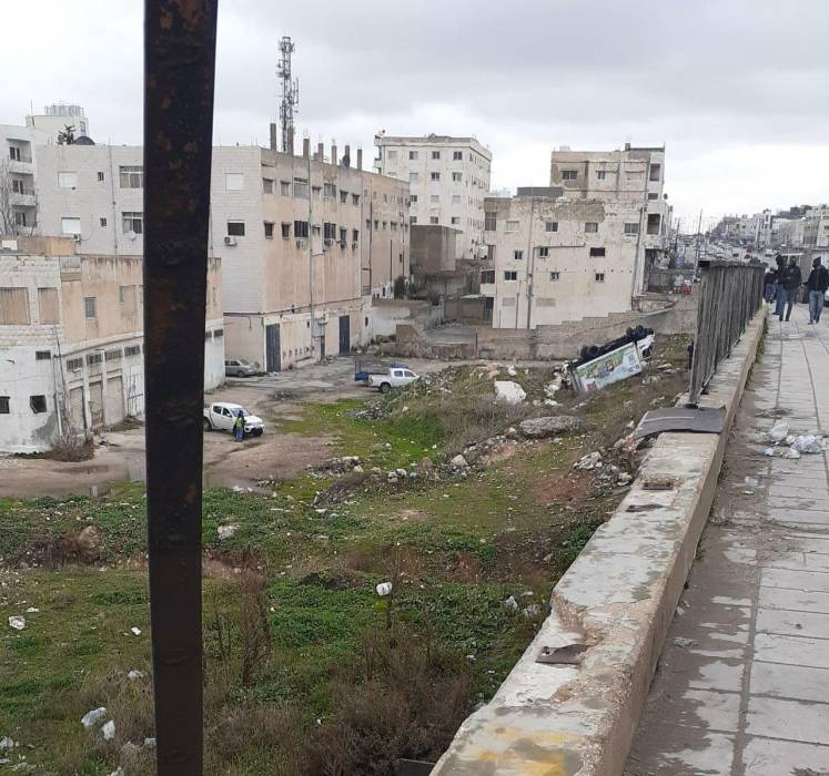 انقلاب مركبة في ابو علندا  بعمان...صور