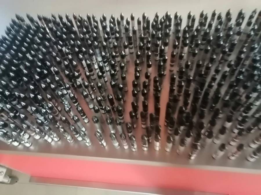 الجمارك تحبط تهريب سجائر إلكترونية ولوازمها