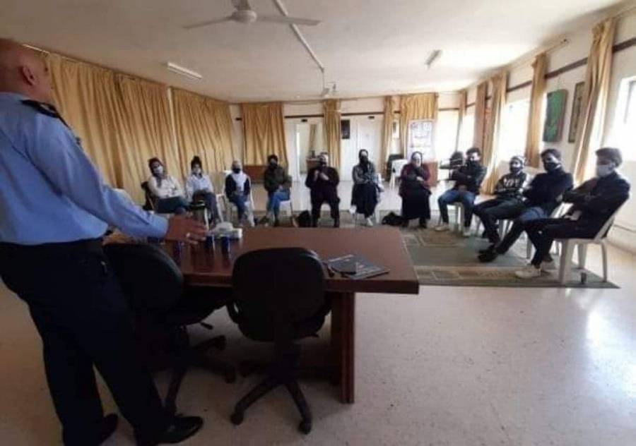 الشرطة المجتمعية تعقد محاضرات حول المخاطر المهدده لامن الأسرة في مادبا