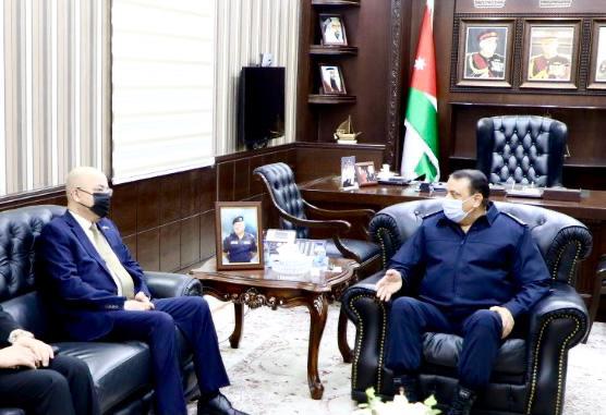 مدير الامن العام يلتقي السفير العراقي .