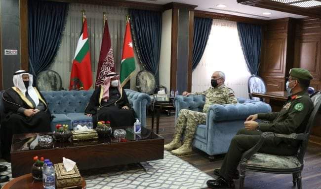 رئيس هيئة الأركان المشتركة يستقبل رئيس الهيئة العامة للمساحة والمعلومات الجيومكانية السعودية