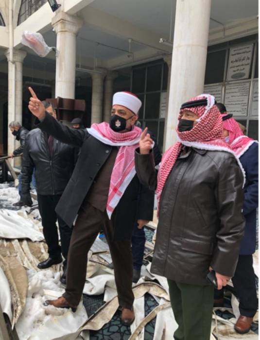 إنشاء قبة سماوية زجاجية جديدة للمسجد الحسيني على نفقة جلالة الملك.