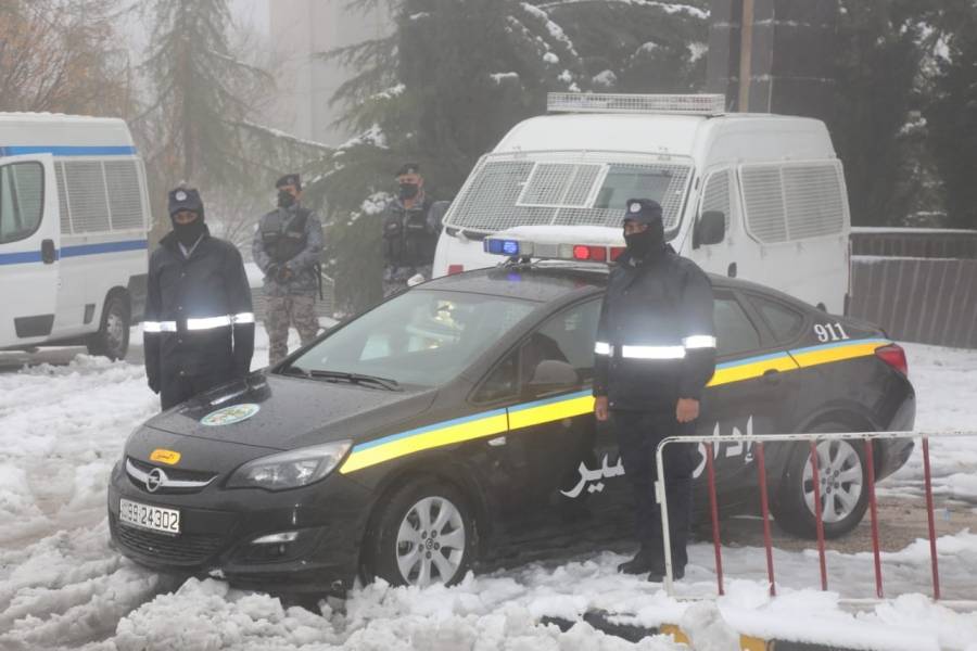 مركز القيادة والسيطرة 911 يتلقى 90 الف اتصال