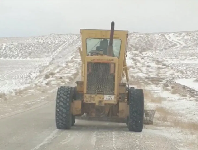 المنخفض في المحافظات: انهيارات وانقطاعات للكهرباء وإغلاقات محدودة