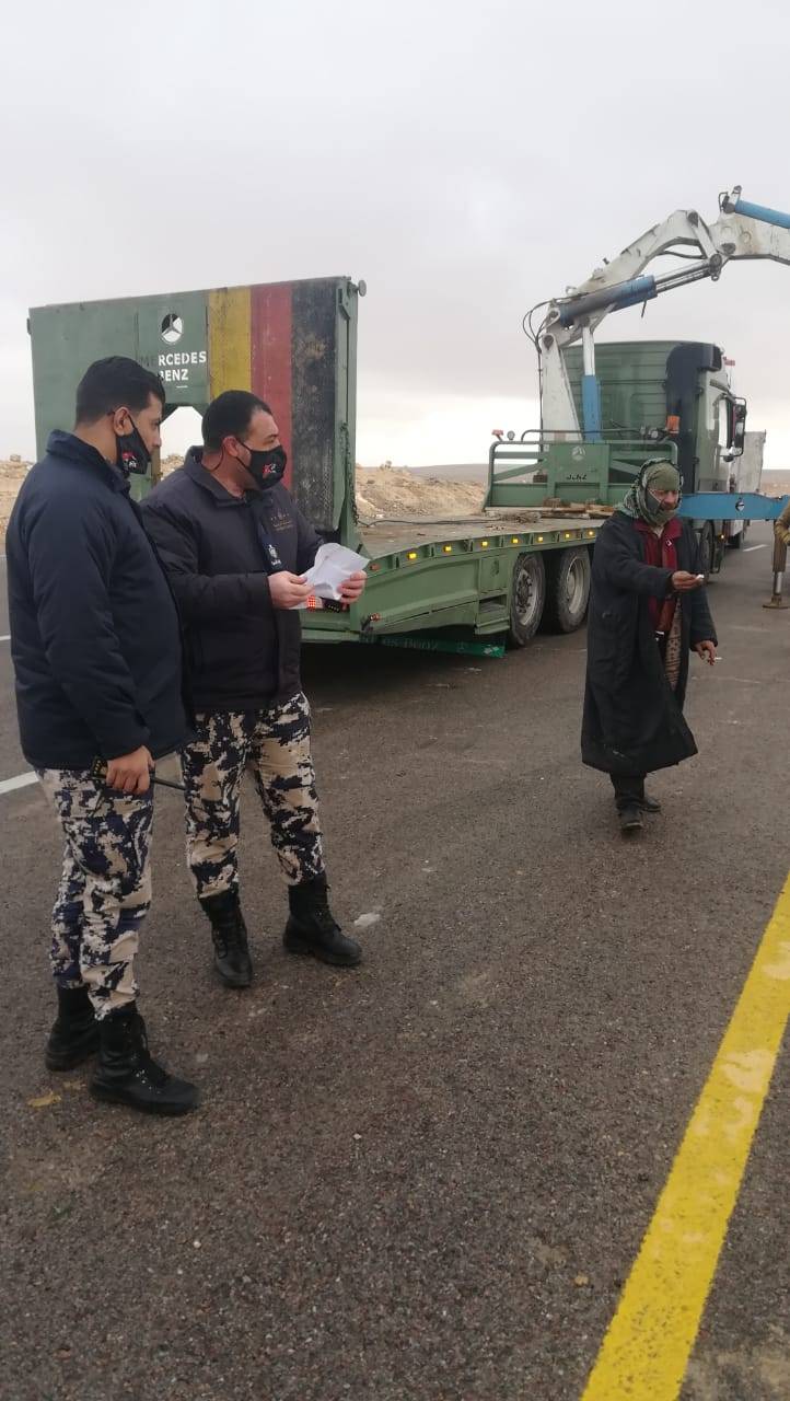 سائق شاحنة يروي جمالية وإنسانية حادثته مع الجمارك