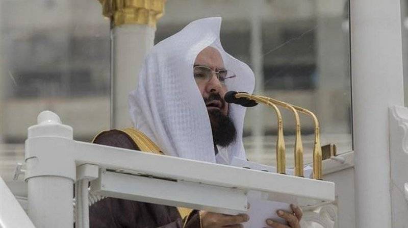 خطيب الحرم المكي للمتقاعدين: أمامكم الفرَص كلها.. والميادين جميعها