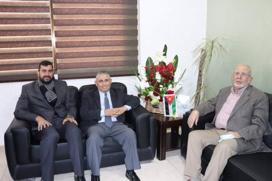 العليمي : نقيب المهندسين الزراعيين رئيس مجلس النقباء الفلاحات تماثل للشفاء من كورونا ويعود  تدريجيا الى مزاولة اعماله