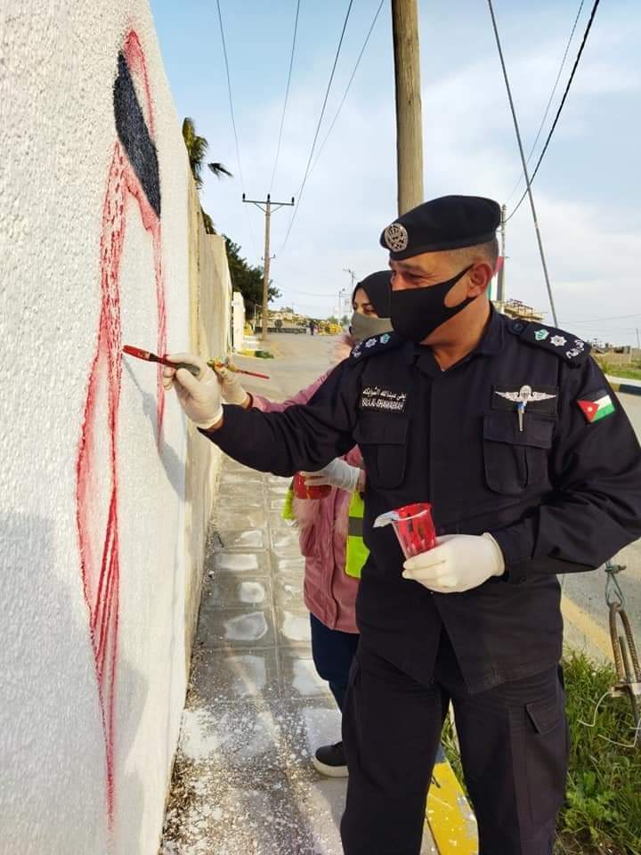 جداريات وطنية  لشعار مئوية تأسيس الدولة الأردنية  في جرش