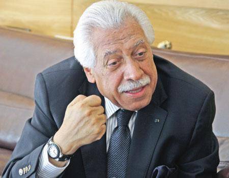 عقل بلتاجي على سرير الشفاء في وضع صحي حرج