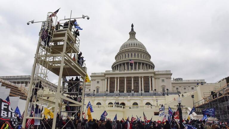 شرطة الكونغرس تحذر من خطط لتفجير مبنى الكابيتول خلال خطاب مرتقب لبايدن